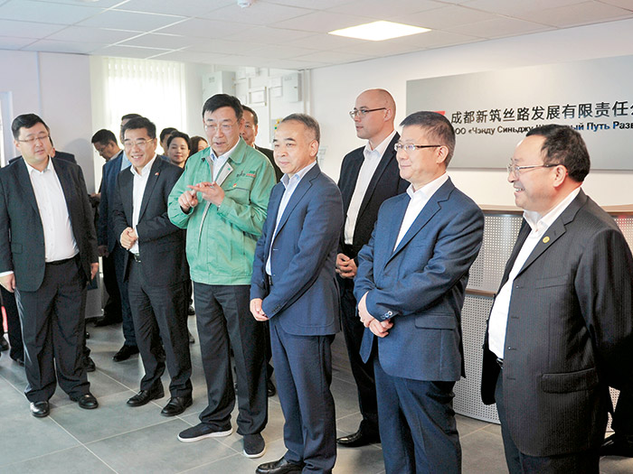  2018.8.29四川省委常委、成都市委书记范锐平视察必发888股份“中白工业园”项目投产运营仪式